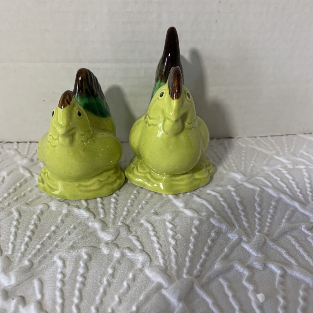 Ceramic Set Of salt and pepper shakers Lime Green
